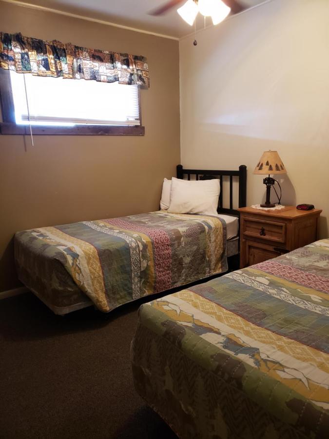 Flaming Gorge Resort Dutch John エクステリア 写真