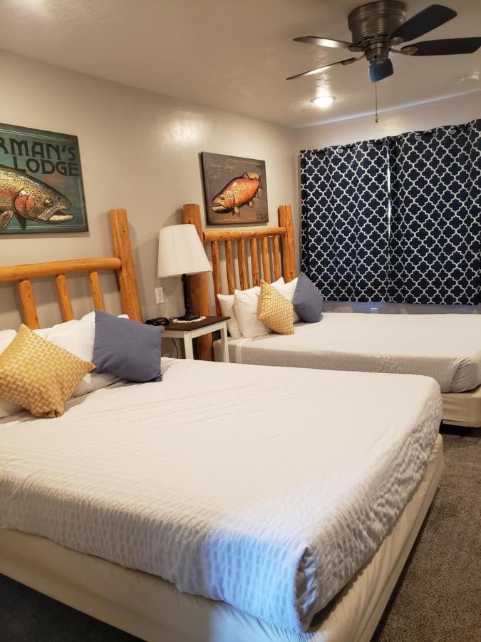 Flaming Gorge Resort Dutch John エクステリア 写真