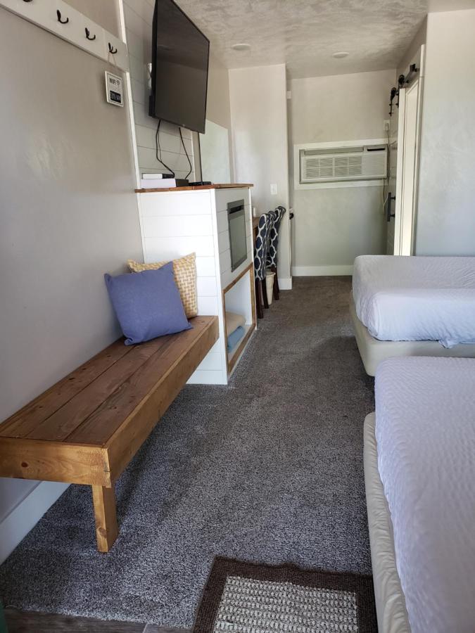 Flaming Gorge Resort Dutch John エクステリア 写真