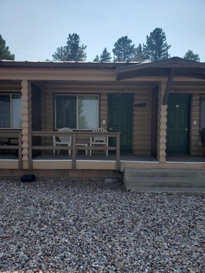 Flaming Gorge Resort Dutch John エクステリア 写真