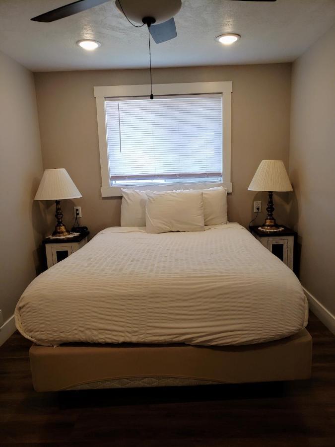Flaming Gorge Resort Dutch John エクステリア 写真