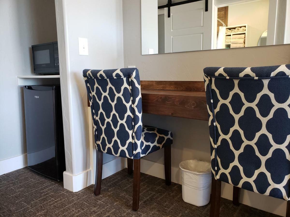 Flaming Gorge Resort Dutch John エクステリア 写真